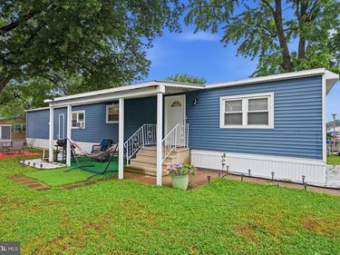 228 JOHNSON DRIVE, FAIRLESS HILLS, PA 19030