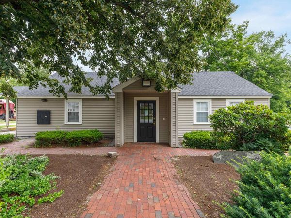 884 Main Street, Hopkinton, NH 03229