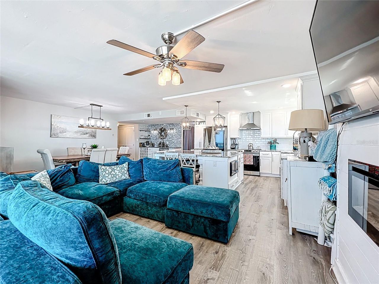 14146 Gulf Boulevard, Unit 3A, Madeira Beach, FL 33708 Photo