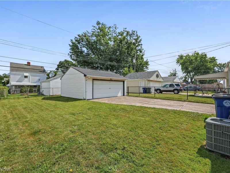 9216 Behrwald Avenue, Brooklyn, OH 44144 Photo 10