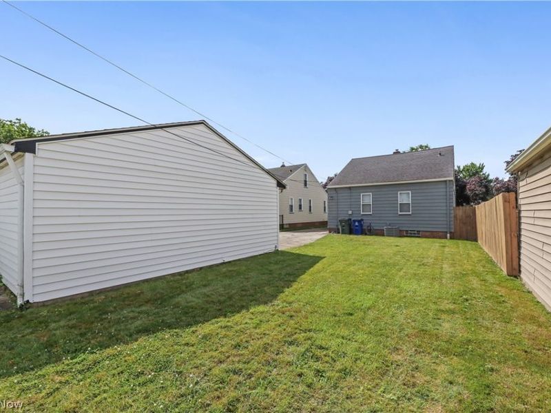 9216 Behrwald Avenue, Brooklyn, OH 44144 Photo 9