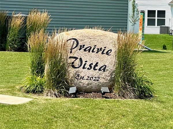 421 Hackberry Drive, Palo, IA 52324