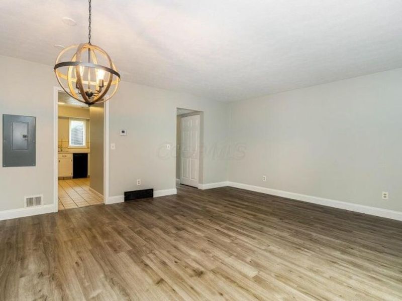 2806 Downing Way, Unit 37, Columbus, OH 43221 Photo 10