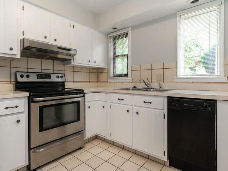 2806 Downing Way, Unit 37, Columbus, OH 43221 Photo 14