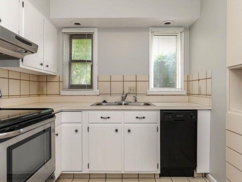 2806 Downing Way, Unit 37, Columbus, OH 43221 Photo 15