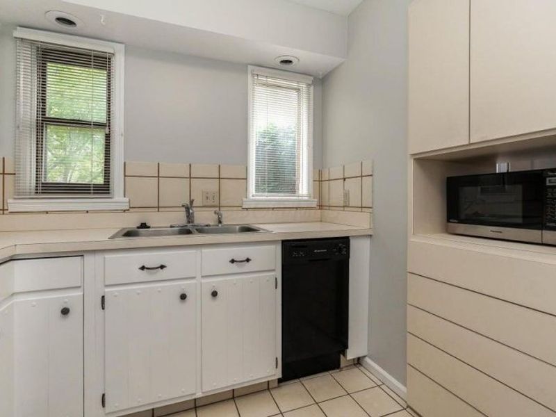 2806 Downing Way, Unit 37, Columbus, OH 43221 Photo 16