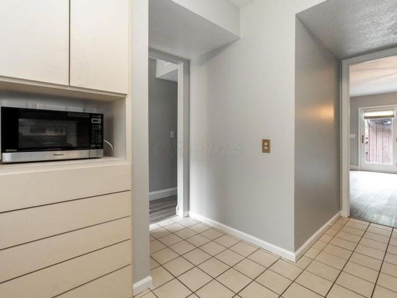 2806 Downing Way, Unit 37, Columbus, OH 43221 Photo 17
