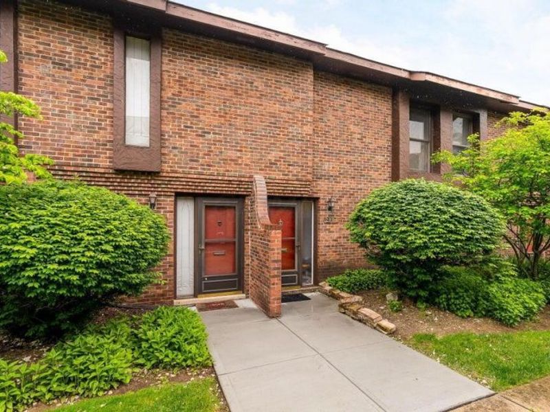 2806 Downing Way, Unit 37, Columbus, OH 43221 Photo 3