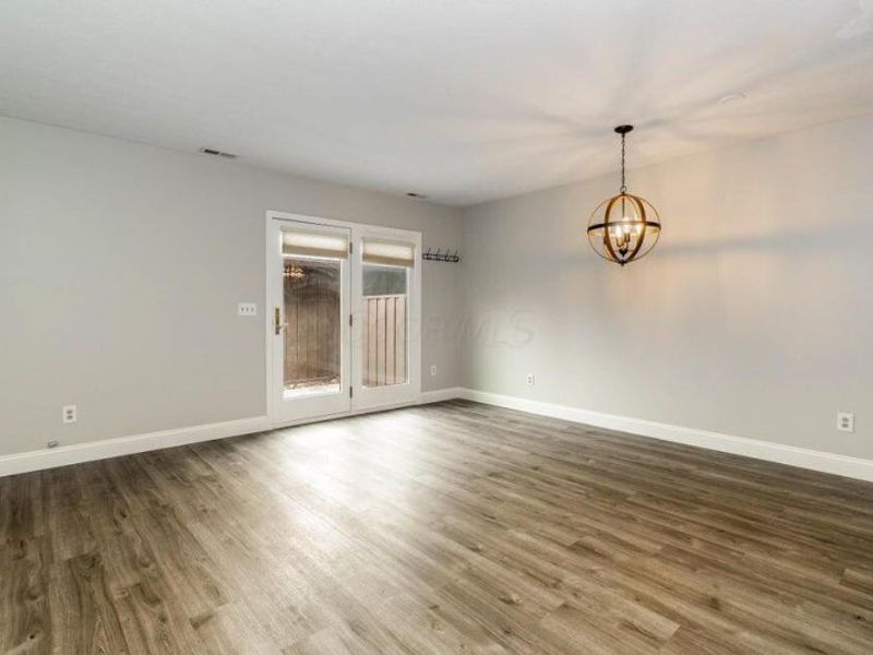 2806 Downing Way, Unit 37, Columbus, OH 43221 Photo 6