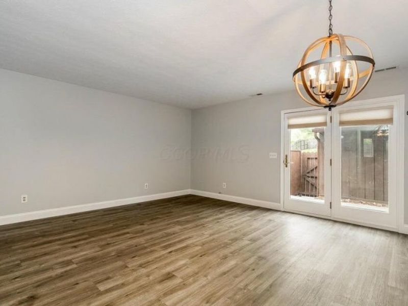 2806 Downing Way, Unit 37, Columbus, OH 43221 Photo 8