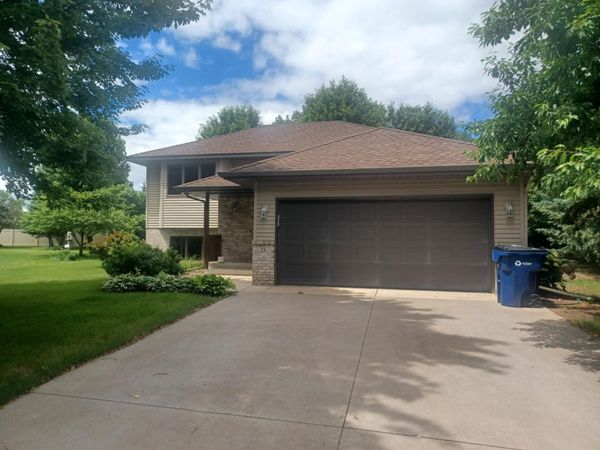 39 Fairfield Lane , Saint Cloud, MN 56303