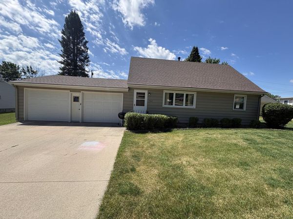 702 Glenview Drive , Albert Lea, MN 56007