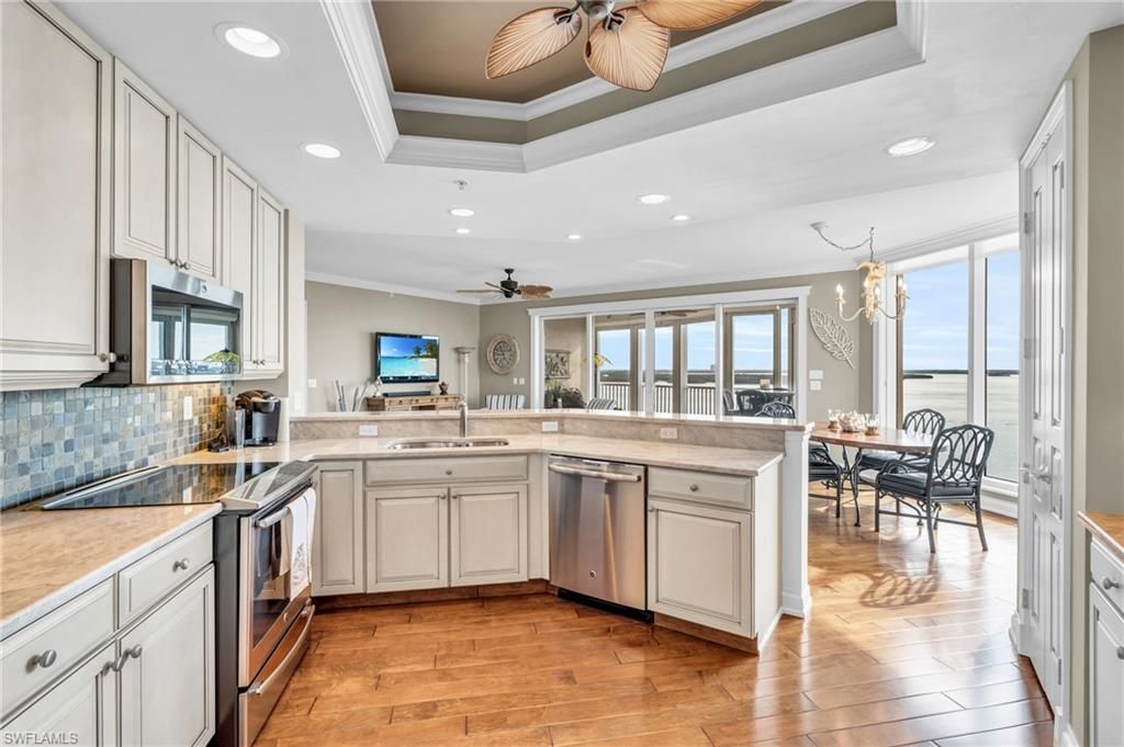 4137 Bay Beach Ln , Unit 585, Fort Myers Beach, FL 33931 Photo