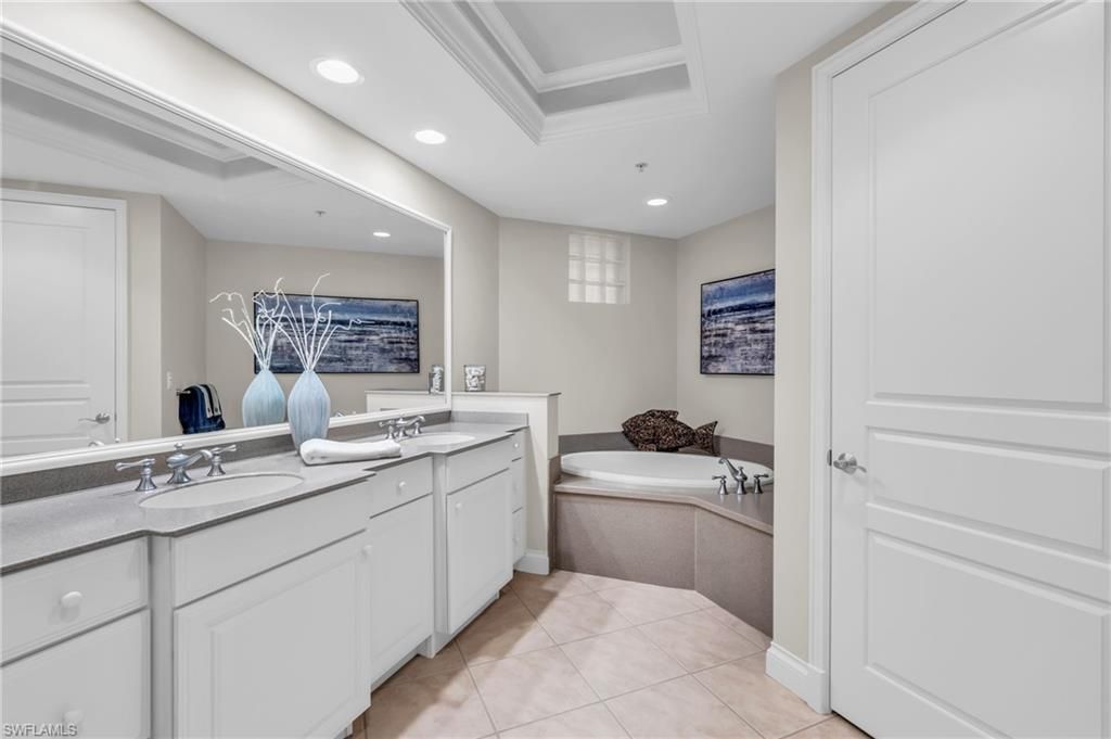 4137 Bay Beach Ln , Unit 585, Fort Myers Beach, FL 33931 Photo