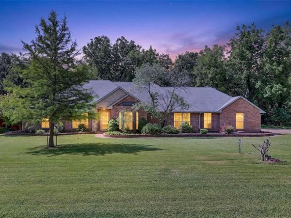 1690 Deerwood Trail, Edmond, OK 73034