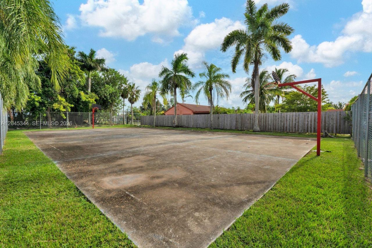 768 SW 9th St , Florida City, FL 33034 Photo