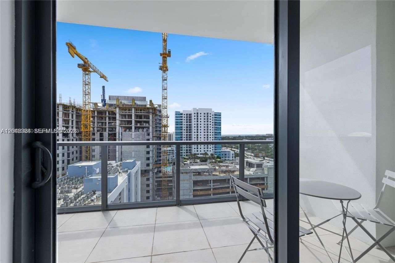 239 SW 9th St , Unit 1502, Miami, FL 33130 Photo