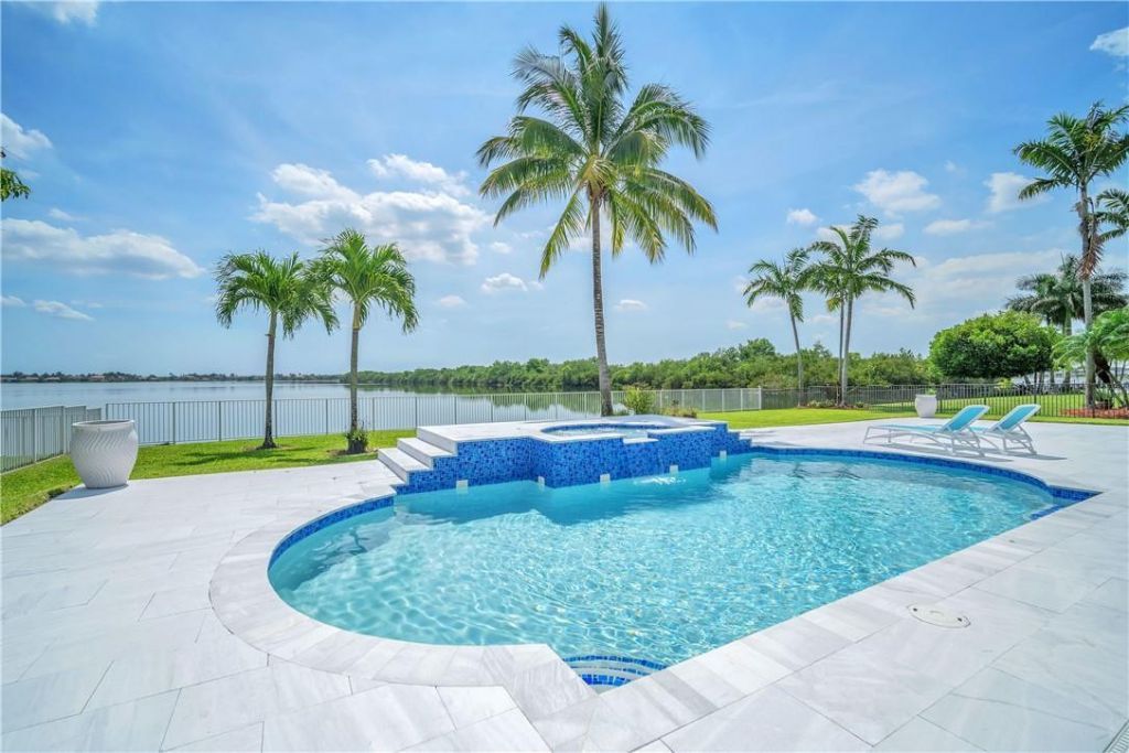 4707 SW 195th Terrace, Miramar, FL 33029 Photo