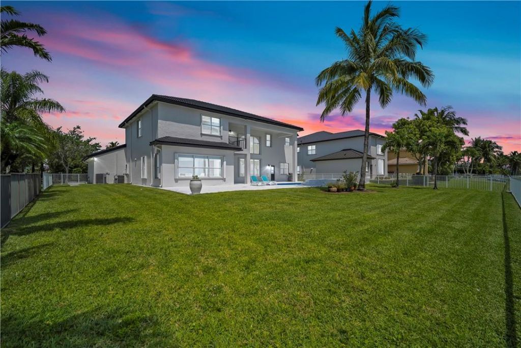 4707 SW 195th Terrace, Miramar, FL 33029 Photo