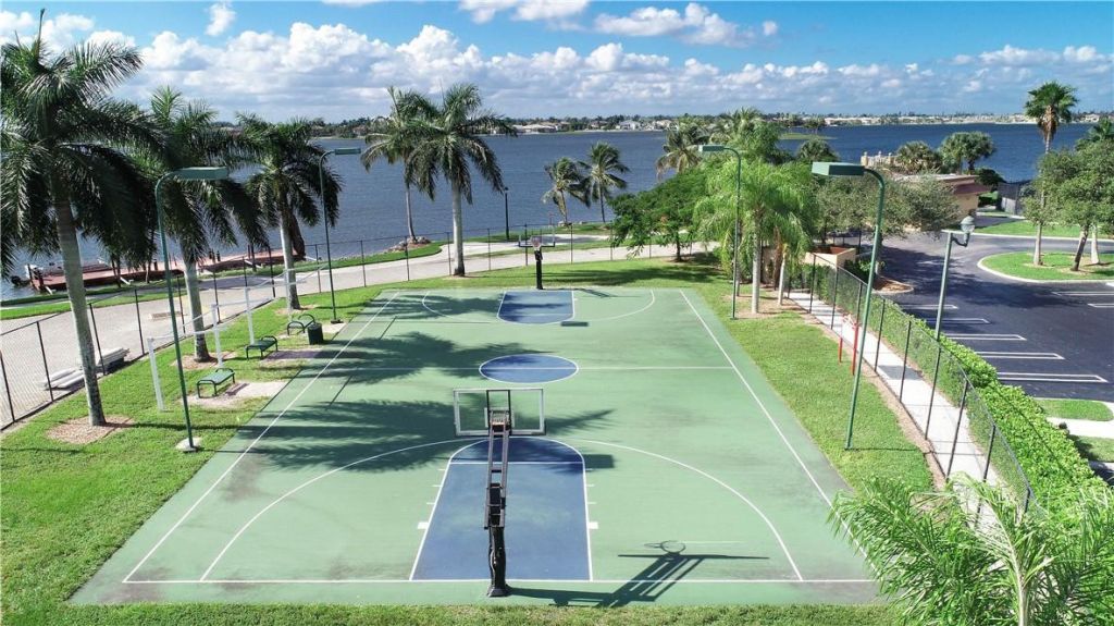 4707 SW 195th Terrace, Miramar, FL 33029 Photo