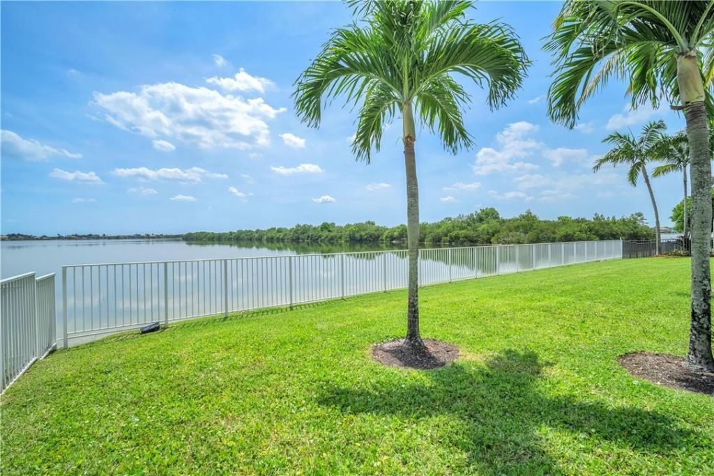 4707 SW 195th Terrace, Miramar, FL 33029 Photo