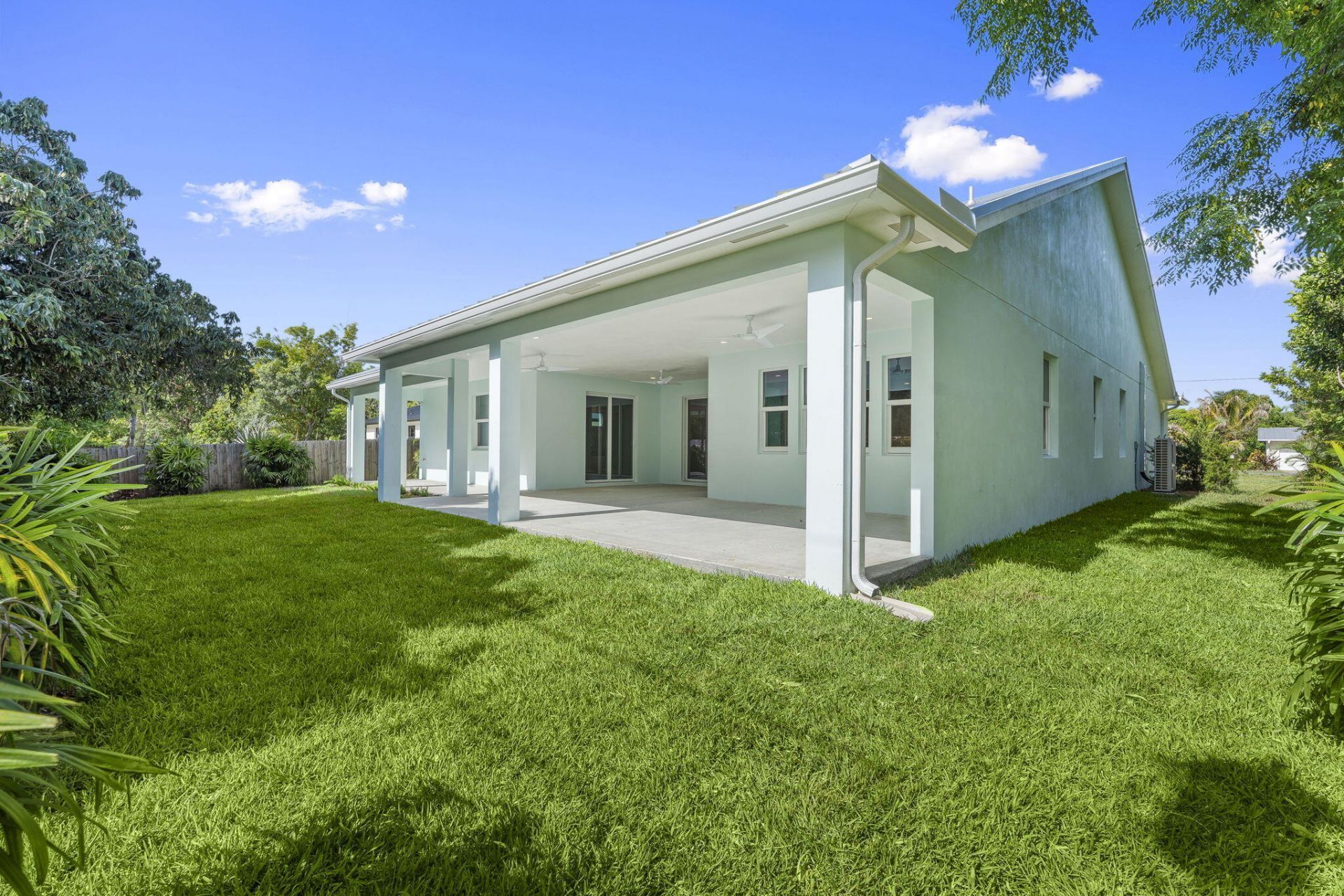 516 SE Alamanda Way, Stuart, FL 34996 Photo