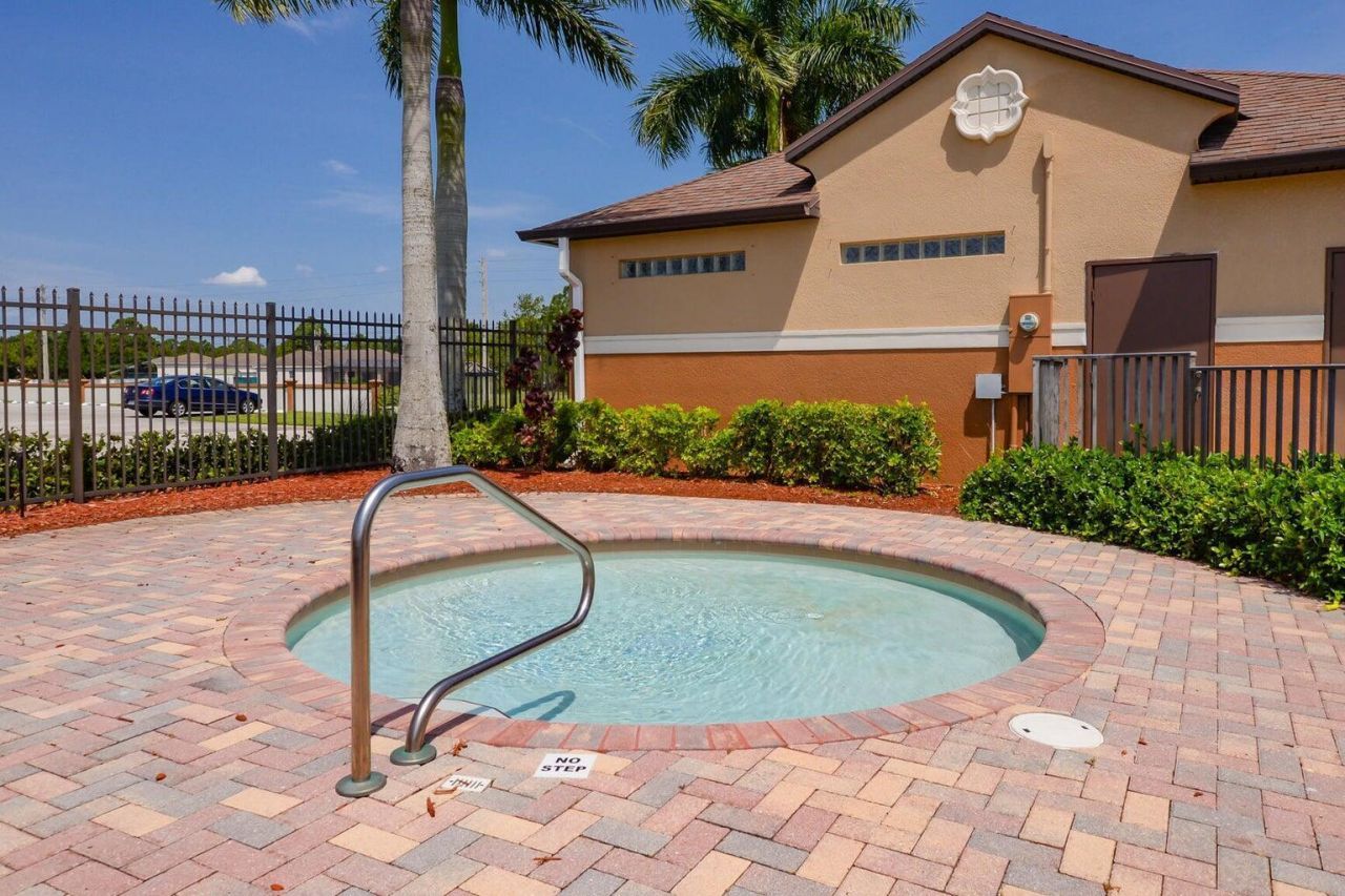 5021 NW Coventry Circle, Port Saint Lucie, FL 34986 Photo