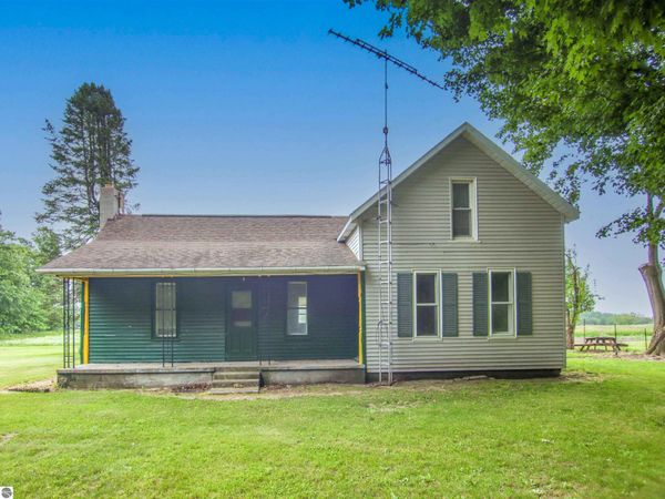 21935 Read Road, Copemish, MI 49625
