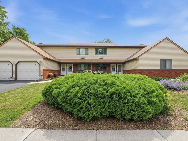 67 UNIVERSITY DRIVE, Fond Du Lac, WI 54935
