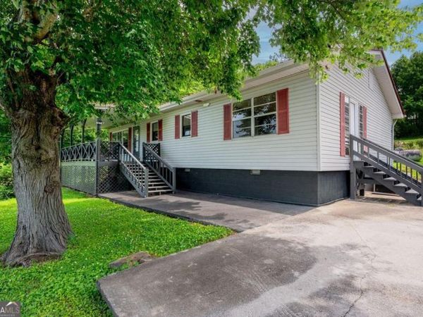 1041 Round Pond Road, La Fayette, GA 30728