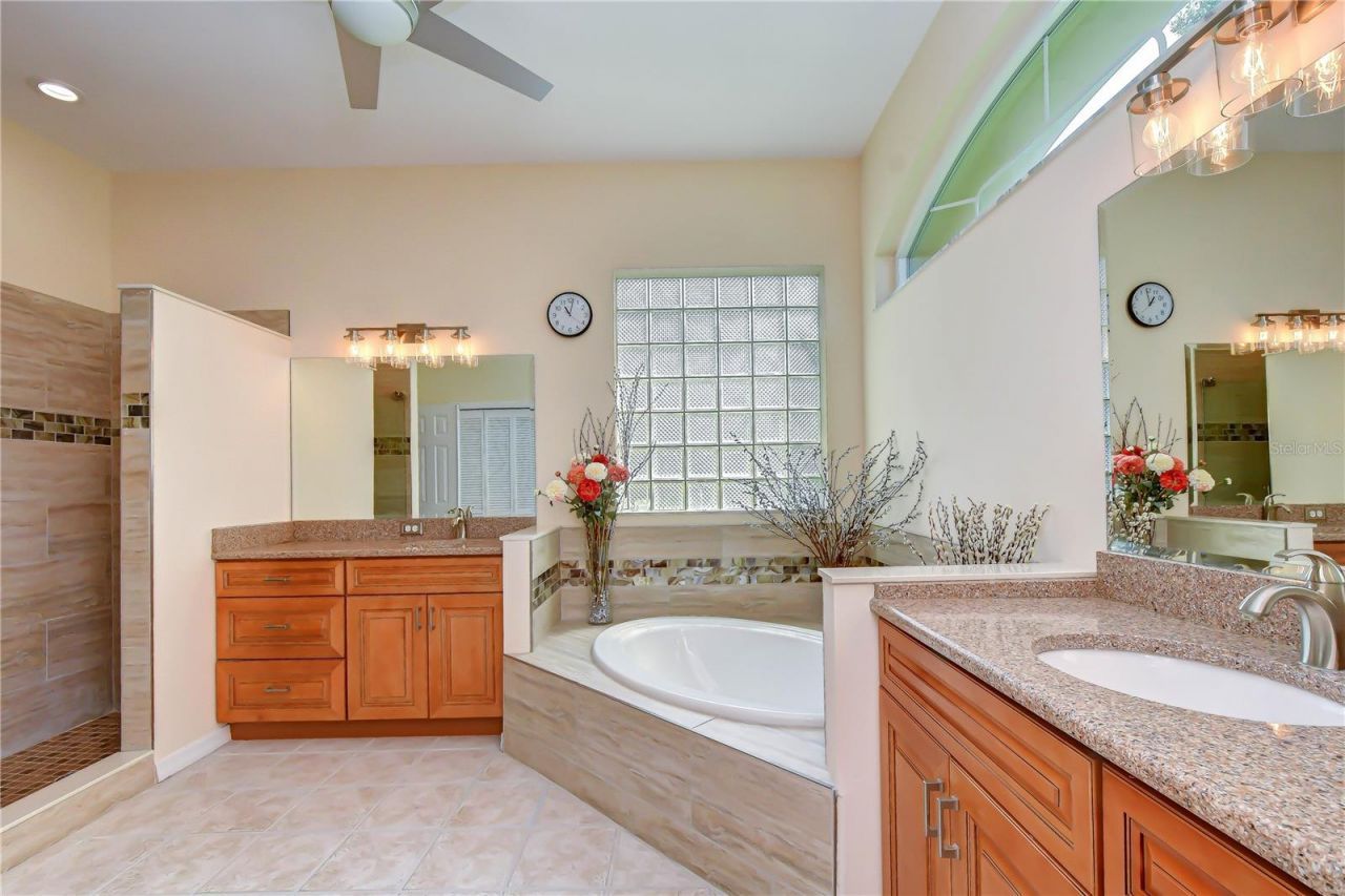 4916 Willow Ridge Terrace, Valrico, FL 33596 Photo