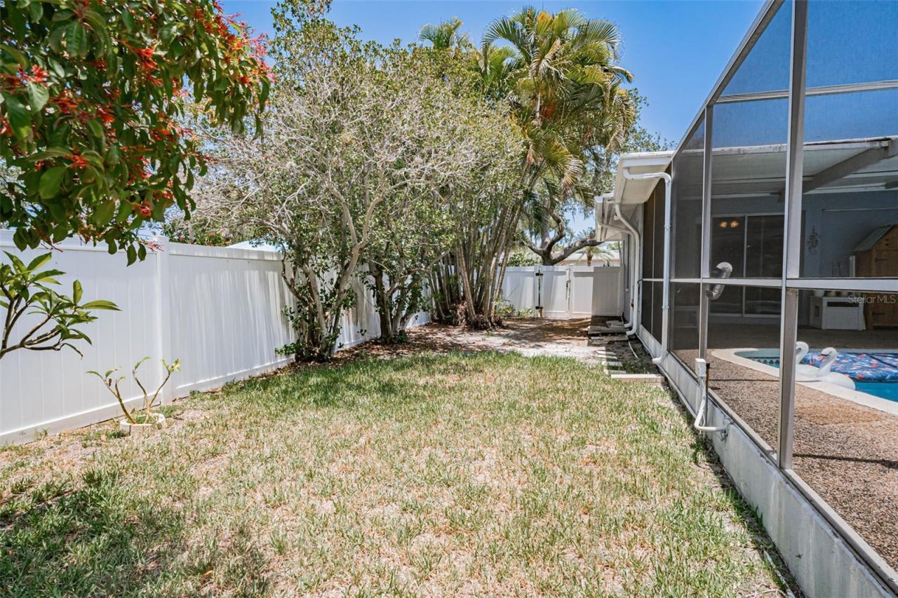 14570 Tanglewood Drive , Largo, FL 33774 Photo
