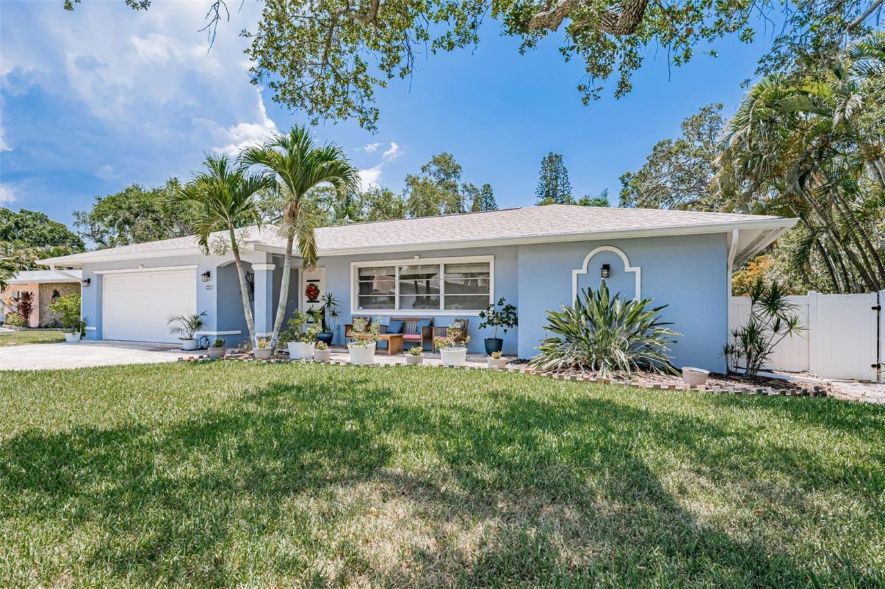 14570 Tanglewood Drive , Largo, FL 33774 Photo