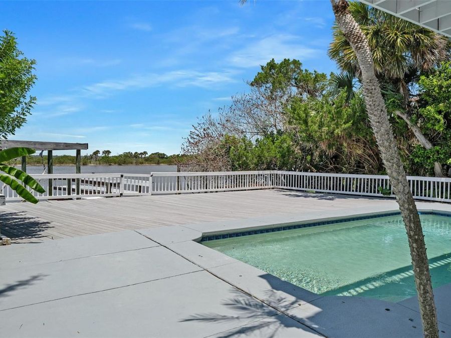 Property Image 100