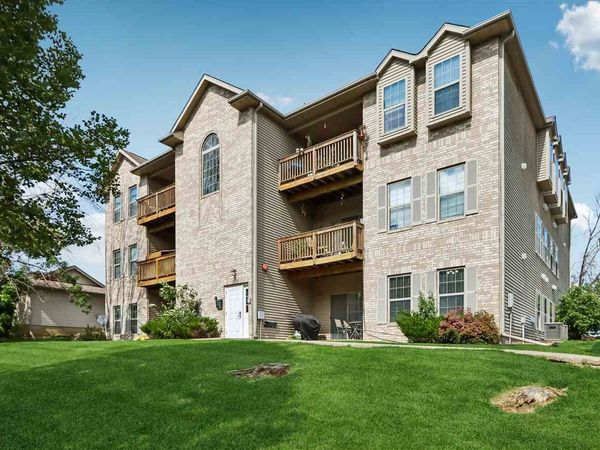 2859 Coral Ct, Unit 102, Coralville, IA 52241