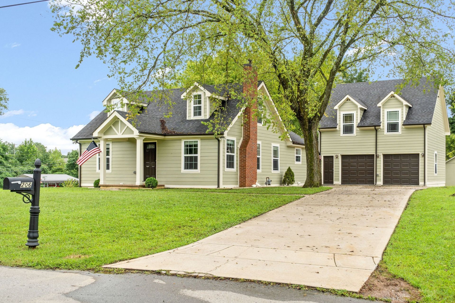 206 E St, Clarksville, TN 37042 Main Photo