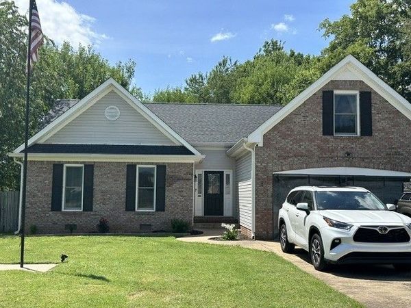 4004 New Grange Cir , Clarksville, TN 37040