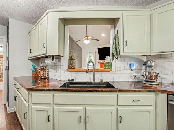 4004 New Grange Cir, Clarksville, TN 37040