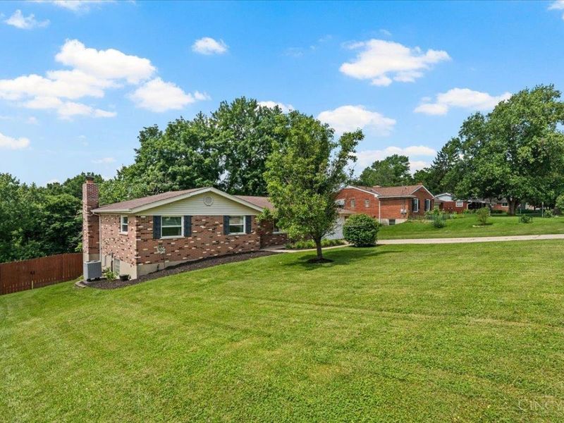 7353 Elkwood Drive, West Chester, OH 45069 Photo 3
