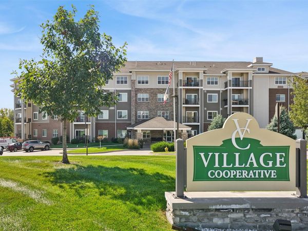 845 S 60th Street, Unit 402, West Des Moines, IA 50266
