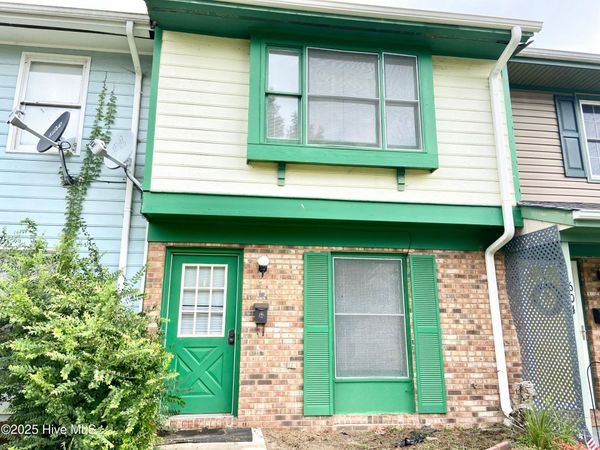 606 W Church Street , Elizabeth City, NC 27909