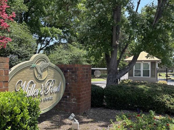 6654 PONDSIDE CIR, Unit 1, Memphis, TN 38119