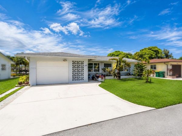 4923 NW 55th Ct, Tamarac, FL 33319