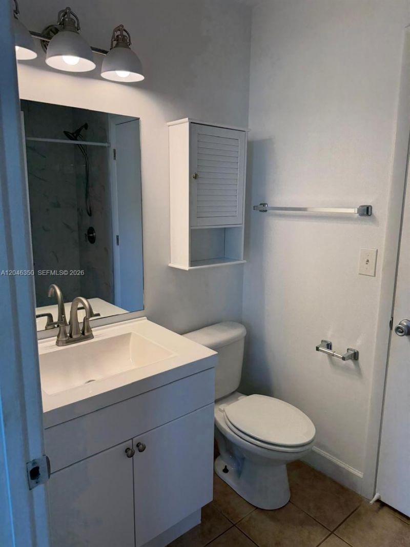 5761 Riverside Dr , Unit 304B4, Coral Springs, FL 33067 Photo