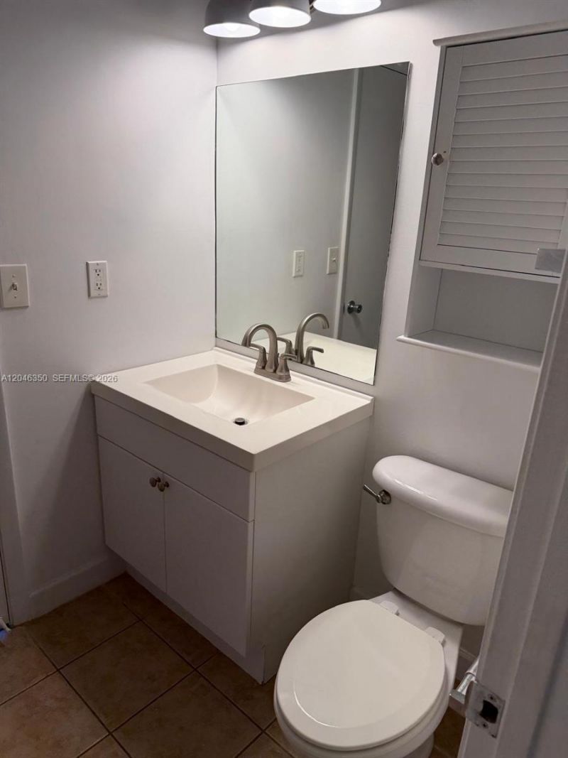 5761 Riverside Dr , Unit 304B4, Coral Springs, FL 33067 Photo