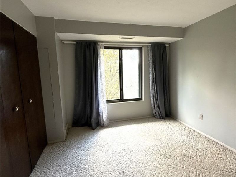 16370 Heather Lane, Unit 303, Middleburg Heights, OH 44130 Photo 11