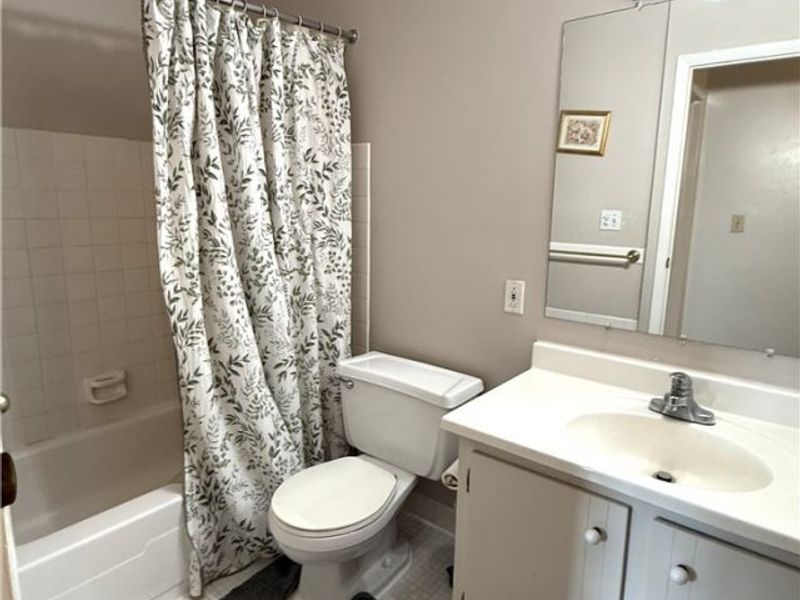 16370 Heather Lane, Unit 303, Middleburg Heights, OH 44130 Photo 14