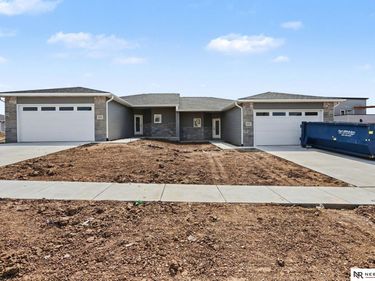 9515 Far Niente Lane, Lincoln, NE 68526