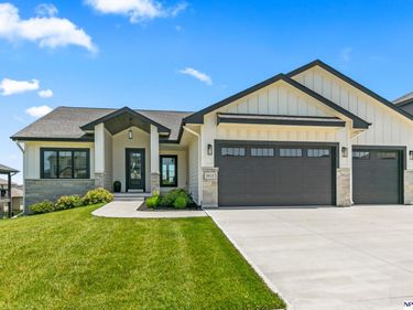 5413 N 206 Street, Elkhorn, NE 68022