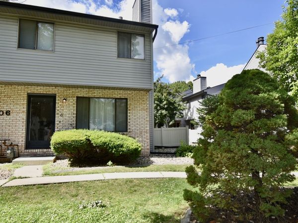 1106 E Jefferson Street, Unit 6, Bloomington, IL 61701